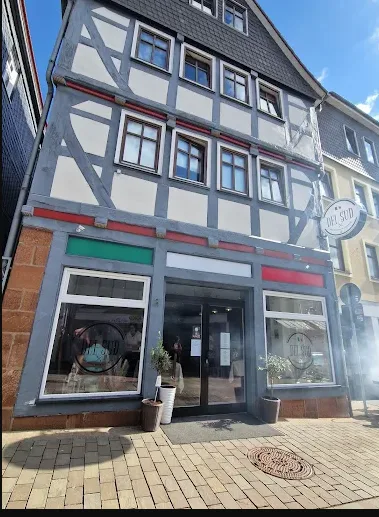 Del Sud Restaurant Frankenberg — Fachwerk-Fassade mit italienischen Farben