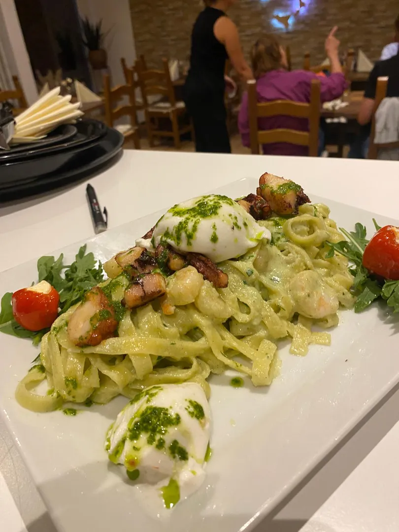 Pasta mit hausgemachtem Pesto